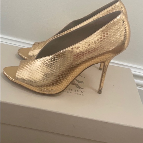 Burberry Metallic Snake Peep-Toe Runway Pump - Picture 3 of 7